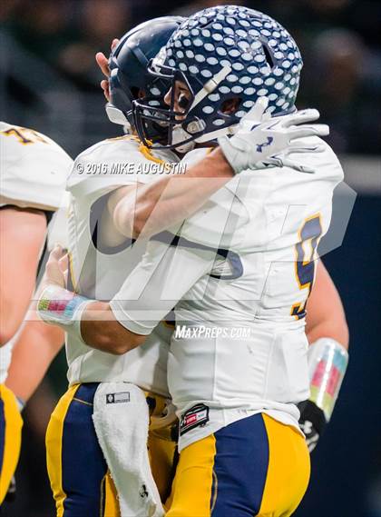 Thumbnail 2 in Lake Ridge vs. Highland Park (UIL 5A DI Reg Semi-Final) photogallery.