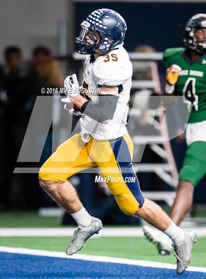 Thumbnail 3 in Lake Ridge vs. Highland Park (UIL 5A DI Reg Semi-Final) photogallery.