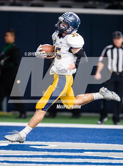 Thumbnail 3 in Lake Ridge vs. Highland Park (UIL 5A DI Reg Semi-Final) photogallery.