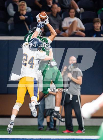 Thumbnail 1 in Lake Ridge vs. Highland Park (UIL 5A DI Reg Semi-Final) photogallery.