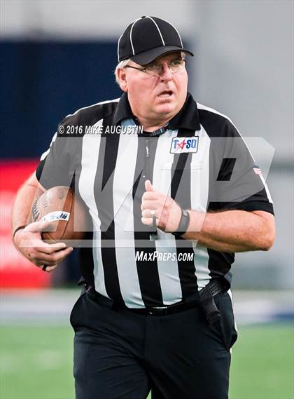 Thumbnail 2 in Lake Ridge vs. Highland Park (UIL 5A DI Reg Semi-Final) photogallery.