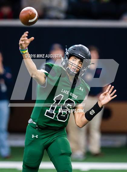 Thumbnail 3 in Lake Ridge vs. Highland Park (UIL 5A DI Reg Semi-Final) photogallery.