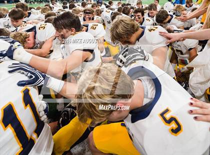 Thumbnail 1 in Lake Ridge vs. Highland Park (UIL 5A DI Reg Semi-Final) photogallery.