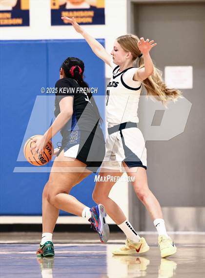 Thumbnail 2 in Fountain Hills vs Phoenix Country (PCDS Desert Classic) photogallery.