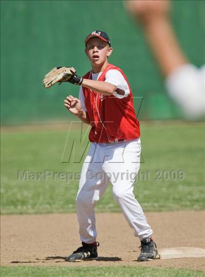 Thumbnail 1 in San Juan vs Capital Christian (CIF SJS D6 Final) photogallery.