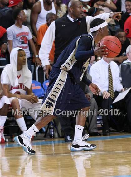 Thumbnail 2 in Goldsboro vs. Monroe (NCHSAA Class 1A Final) photogallery.