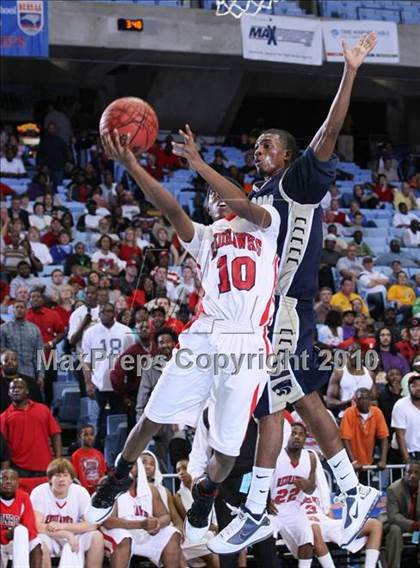 Thumbnail 2 in Goldsboro vs. Monroe (NCHSAA Class 1A Final) photogallery.