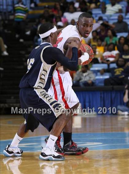 Thumbnail 2 in Goldsboro vs. Monroe (NCHSAA Class 1A Final) photogallery.