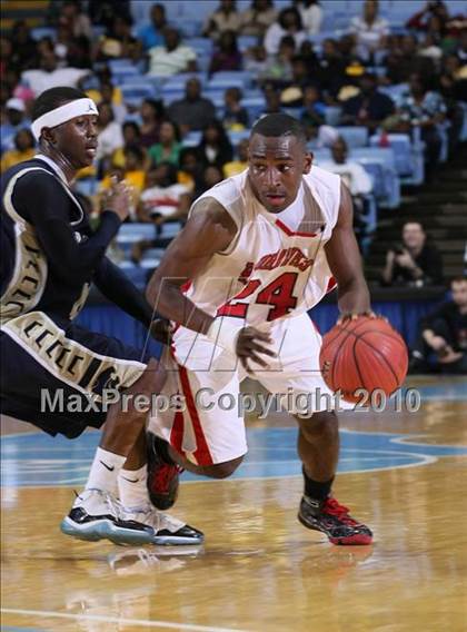 Thumbnail 3 in Goldsboro vs. Monroe (NCHSAA Class 1A Final) photogallery.