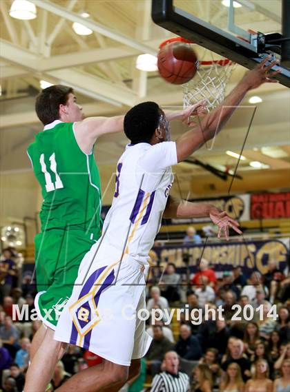 Thumbnail 1 in Drake vs. Archbishop Riordan (CIF NorCal Regional D3 Final) photogallery.