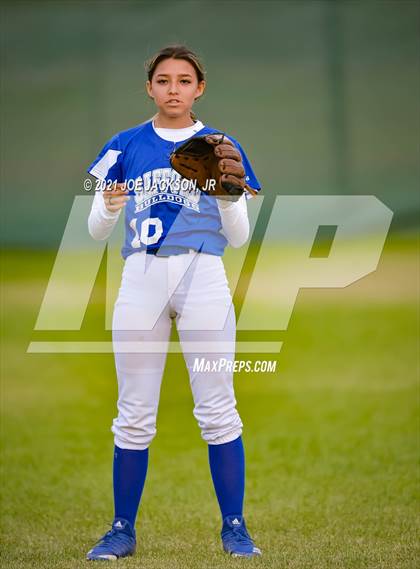 Thumbnail 3 in Sabino vs Safford photogallery.