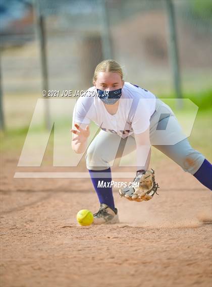Thumbnail 1 in Sabino vs Safford photogallery.