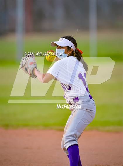 Thumbnail 2 in Sabino vs Safford photogallery.
