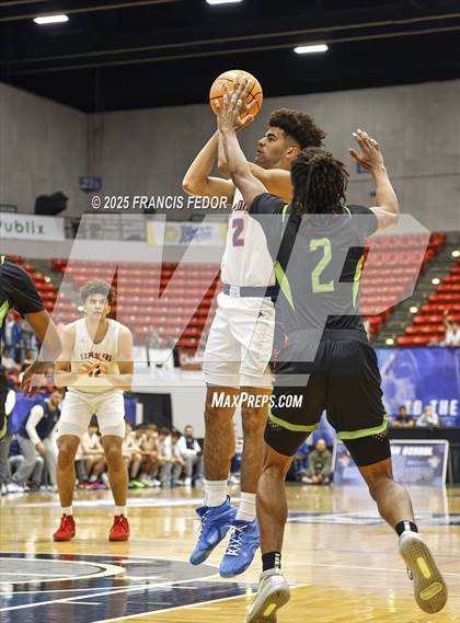 Thumbnail 3 in Columbus vs. Windermere (FHSAA 7A Final) photogallery.