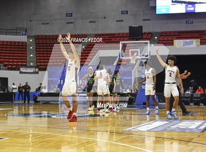Thumbnail 2 in Columbus vs. Windermere (FHSAA 7A Final) photogallery.
