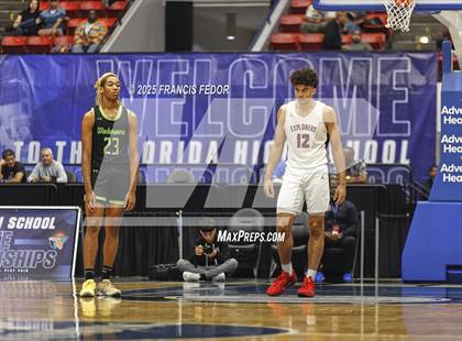 Thumbnail 1 in Columbus vs. Windermere (FHSAA 7A Final) photogallery.