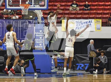 Thumbnail 2 in Columbus vs. Windermere (FHSAA 7A Final) photogallery.
