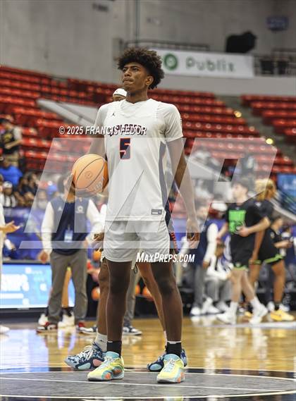 Thumbnail 1 in Columbus vs. Windermere (FHSAA 7A Final) photogallery.