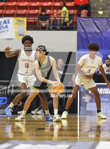 Thumbnail 2 in Columbus vs. Windermere (FHSAA 7A Final) photogallery.