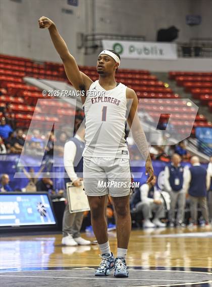 Thumbnail 2 in Columbus vs. Windermere (FHSAA 7A Final) photogallery.