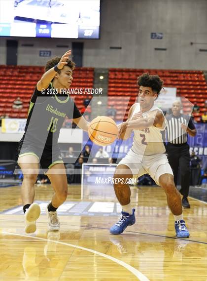 Thumbnail 2 in Columbus vs. Windermere (FHSAA 7A Final) photogallery.