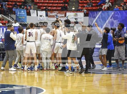 Thumbnail 2 in Columbus vs. Windermere (FHSAA 7A Final) photogallery.