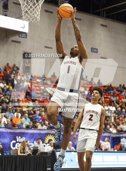 Thumbnail 2 in Columbus vs. Windermere (FHSAA 7A Final) photogallery.