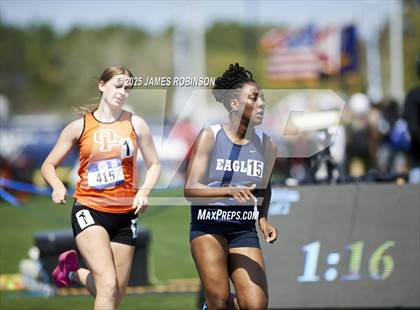 Thumbnail 2 in Bob Hayes Invitational (800m) photogallery.