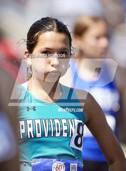 Thumbnail 2 in Bob Hayes Invitational (800m) photogallery.