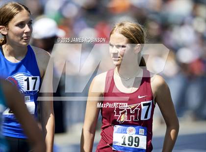 Thumbnail 1 in Bob Hayes Invitational (800m) photogallery.