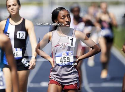 Thumbnail 1 in Bob Hayes Invitational (800m) photogallery.