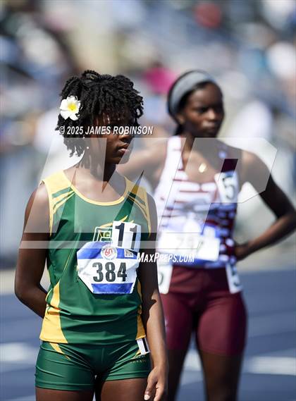Thumbnail 1 in Bob Hayes Invitational (800m) photogallery.
