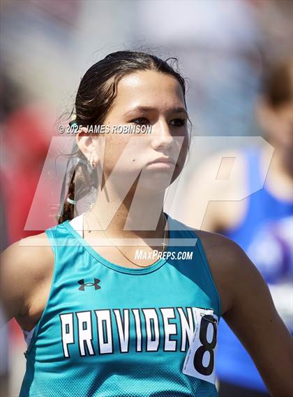 Thumbnail 3 in Bob Hayes Invitational (800m) photogallery.