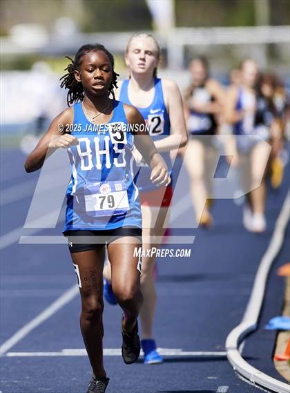Thumbnail 1 in Bob Hayes Invitational (800m) photogallery.