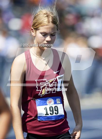 Thumbnail 1 in Bob Hayes Invitational (800m) photogallery.