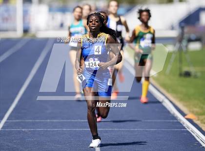 Thumbnail 3 in Bob Hayes Invitational (800m) photogallery.