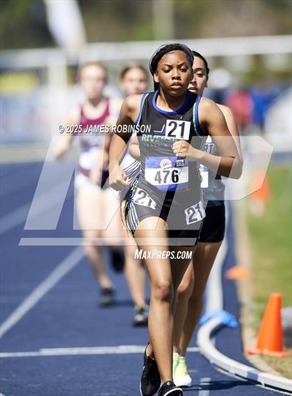 Thumbnail 3 in Bob Hayes Invitational (800m) photogallery.