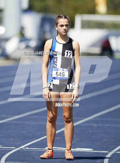 Thumbnail 3 in Bob Hayes Invitational (800m) photogallery.