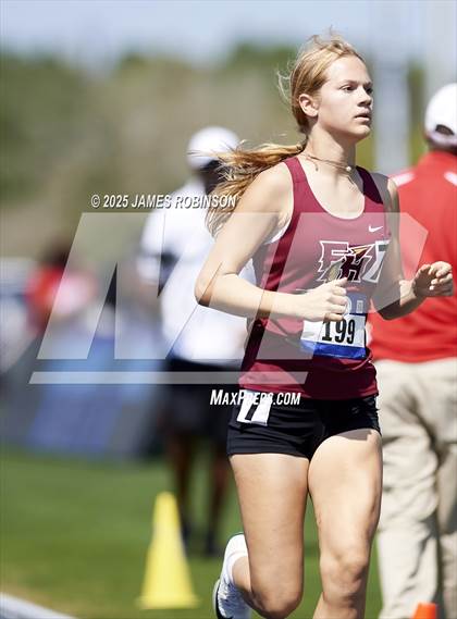 Thumbnail 2 in Bob Hayes Invitational (800m) photogallery.