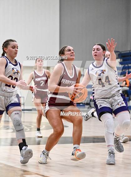Thumbnail 2 in Mayflower vs Perryville (AAA 3A-5 district 2nd round) photogallery.