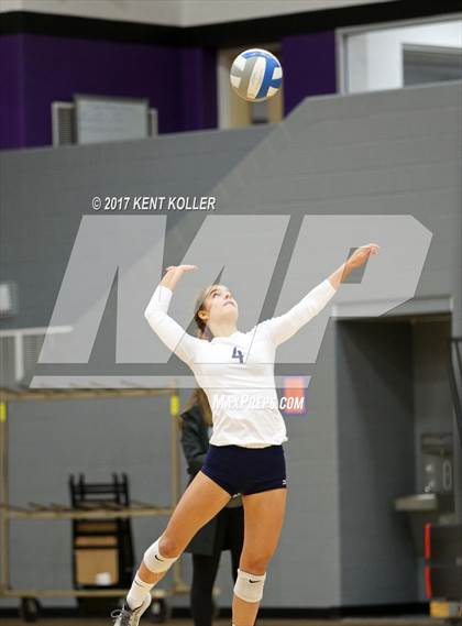 Thumbnail 3 in Clarkston vs Troy (MHSAA Regional Semifinal) photogallery.