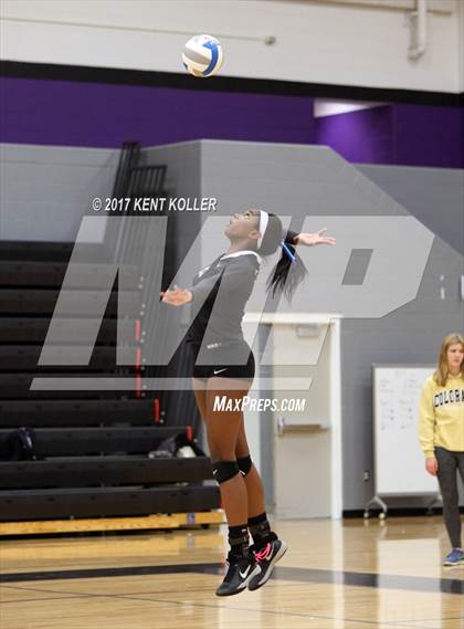 Thumbnail 3 in Clarkston vs Troy (MHSAA Regional Semifinal) photogallery.