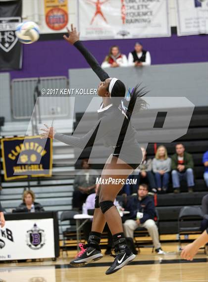 Thumbnail 3 in Clarkston vs Troy (MHSAA Regional Semifinal) photogallery.