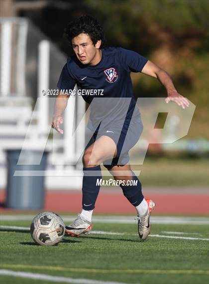 Thumbnail 1 in Mater Dei @ Beckman photogallery.