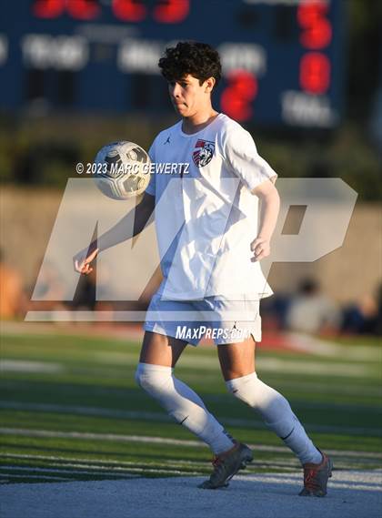 Thumbnail 3 in Mater Dei @ Beckman photogallery.