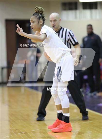 Thumbnail 3 in Stow-Munroe Falls vs. Bishop Hartley (OGBR Classic in the City) photogallery.