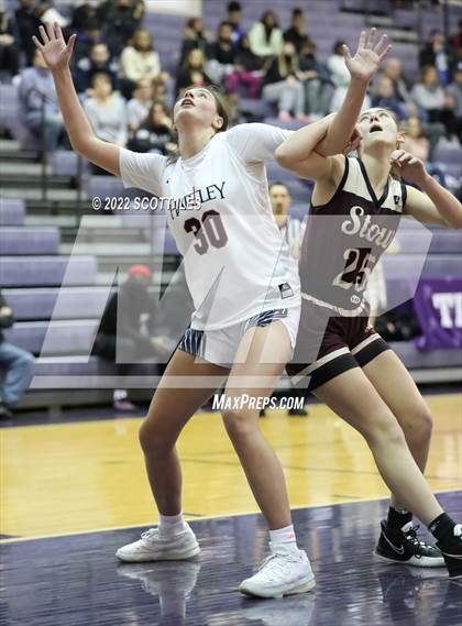 Thumbnail 2 in Stow-Munroe Falls vs. Bishop Hartley (OGBR Classic in the City) photogallery.