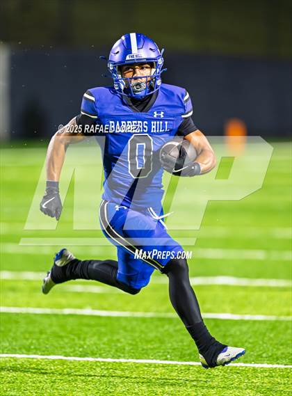 Thumbnail 1 in Weiss vs. Barbers Hill (UIL 5A D1 Football Regional) photogallery.