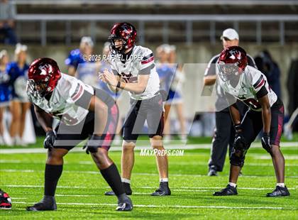 Thumbnail 3 in Weiss vs. Barbers Hill (UIL 5A D1 Football Regional) photogallery.