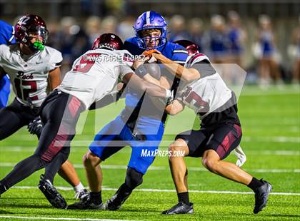 Thumbnail 1 in Weiss vs. Barbers Hill (UIL 5A D1 Football Regional) photogallery.